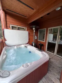 2 Bedroom Mountain View Condo with Private Hottub - Image 3