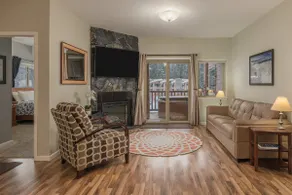 2 Bedroom Mountain View Condo with Private Hottub - Image 4