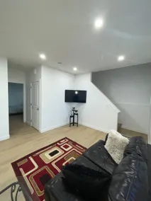 Ebony exquisite suite in Kensington - Image 5