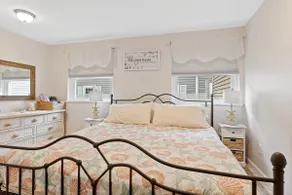 Beautiful 2-Bedroom unit, 5 min walk to the beach! - Image 5