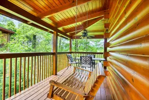 Nice Cabin, Sleeps 8, Arcade Games & Hot TUB! - Image 3