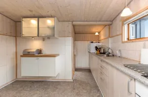 Summer cottage by the beach and lake - Image 2