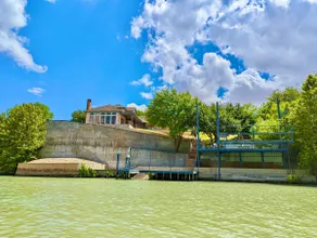 Waterfront Luxury Home on 5 Acres.  Sleeps 22. Beds: 5 king, 4 queen, 4 twin XL - Image 3