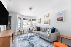 //The Tag House// 5 minutes to BSU, airport, hiking and downtown - Image 2