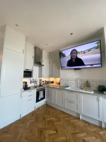 Modern Apartment withSeaViews:2 Double Bedrooms - Image 4