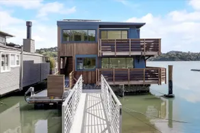 Floating condo 'A' on Sausalito's Richardson Bay. - Image 4