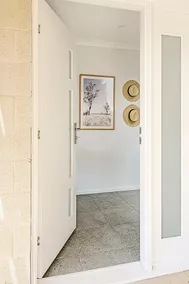 Cozy Country Retreat, short walk to town - Image 3