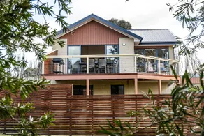 Cozy Country Retreat, short walk to town - Image 2