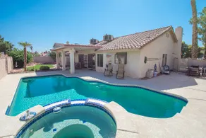 Minutes to the Strip, Pool and 2 car garage - Image 5