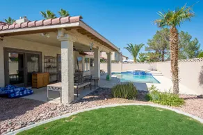 Minutes to the Strip, Pool and 2 car garage - Image 3