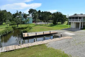 Undebatable: Boat Ramp & kayaks - Image 2