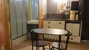 Independent room with kitchenette and sauna - Image 3