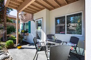 Sleeps 7 | Pet Friendly | Walk to Town + Coaster - Image 4