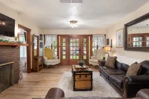 Historic River Front Home -optional free WineTour- - Image 3