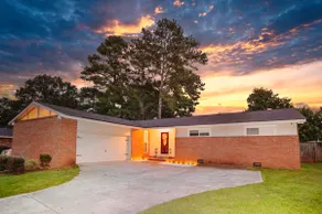 H guesthouse - Master golf vacation home with pool - Image 4