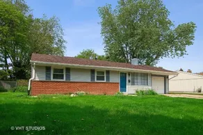 Pet-Friendly Sunny 3BR Near Woodfield & Downtown - Image 3