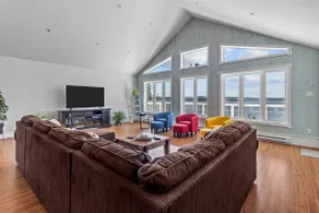 Spacious 4-Bedroom Oceanfront Home - Image 4