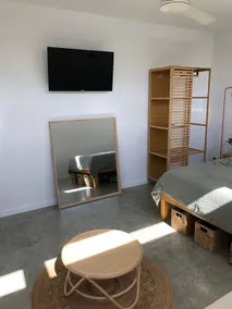 Modern, Split Level Studio Granny Flat - Image 2