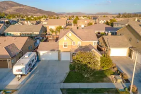 5 Bedroom Home Just Minutes From Wine Country - Image 3