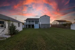 Beautiful sunsets overlooking Back River - Image 2