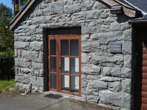 Nature's Oasis: Pet-Friendly Snowdonia Cottage - Image 2