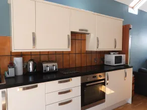 Nature's Oasis: Pet-Friendly Snowdonia Cottage - Image 4