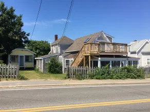 Beautiful Beach House and Guest House by The Beach - Image 4
