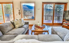 Stunning Views/Chefs Kitchen/King Bed! - Image 3