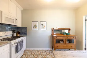 The Mesa Bungalow - Historic Downtown Home - Image 5