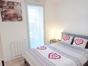 Lovely 2-bedroom apartment near the city center with loggia - Image 3