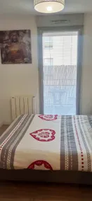Lovely 2-bedroom apartment near the city center with loggia - Image 4