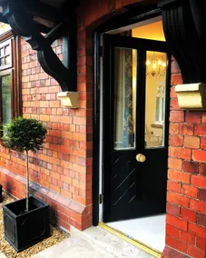 Stylish two bedroom apartment near Rookery Hall - Image 2