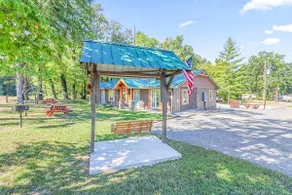 Family friendly lodge by the lake, 2 bed/1 bath. - Image 4