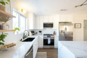Sunny & Spacious 3BR Retreat w/ Parking & A/C - Image 2