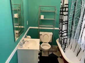Fun 1 Bedroom Unit in Old Historic Home! - Image 3