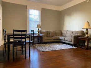 Fun 1 Bedroom Unit in Old Historic Home! - Image 4