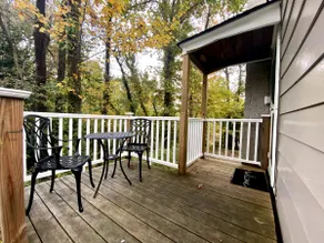 Adorable Spacious Studio w/ Full Kitchen near HPU - Image 5