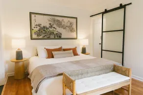\"The Meridian\" Modern Stay near Downtown / Airport with Hot Tub - Image 3