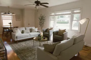 \"The Meridian\" Modern Stay near Downtown / Airport with Hot Tub - Image 4