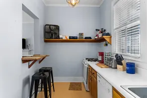 Cozy 1 bed heart of downtown with balcony - Image 5