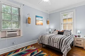 Cozy 1 bed heart of downtown with balcony - Image 4