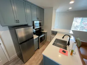 SamHill #3 - Downtown Prescott Apartment - Image 5