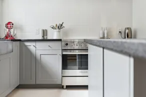 Stylish & Scenic Escape: Chef's Kitchen ~ Hot Tub - Image 2