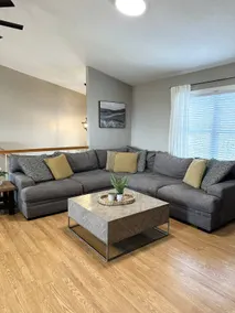 Ridgeline Retreat: Cozy Home with Amazing Mountain Views! Pet Friendly - Image 4