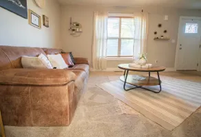 Cheerful 2 bedroom home on Purdue’s campus! - Image 5