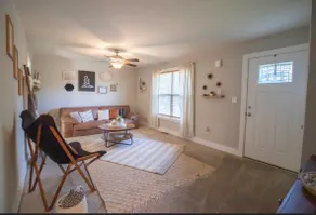 Cheerful 2 bedroom home on Purdue’s campus! - Image 2