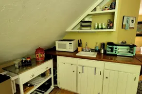 Lovely studio apartment with views and privacy. - Image 4