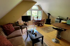 Lovely studio apartment with views and privacy. - Image 3