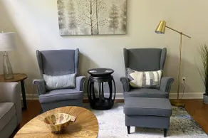 Spectacular 3 BDR Townhouse Near Downtown ATL, GSU - Image 4