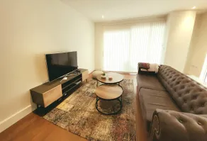Lovely Kingston serviced apartment w/Patio - Image 5